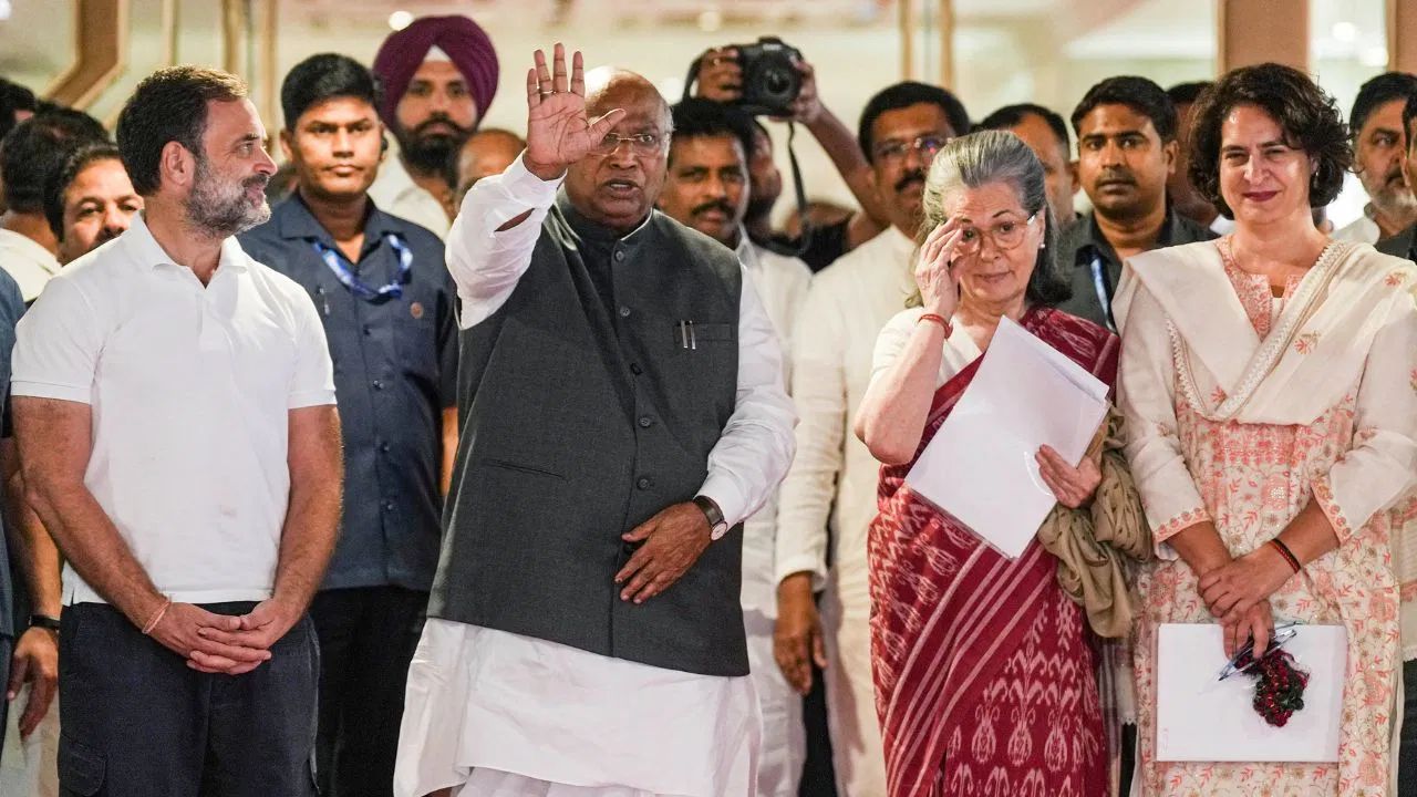 फक्त दिल्लीच नाही तर ‘या’ चार राज्यांतही काँग्रेसची पाटी कोरीच; एकही आमदार नाही Congress
