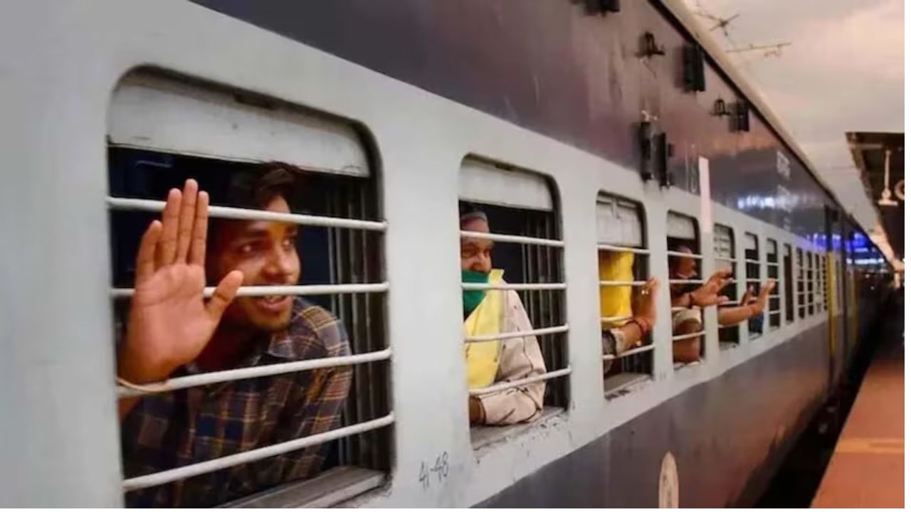 रेल्वे तिकीट बुकिंगच्या नियमांत बदल; प्रवासाच्या ‘इतके’ दिवस आधी करता येईल बुकिंग Indian Railway