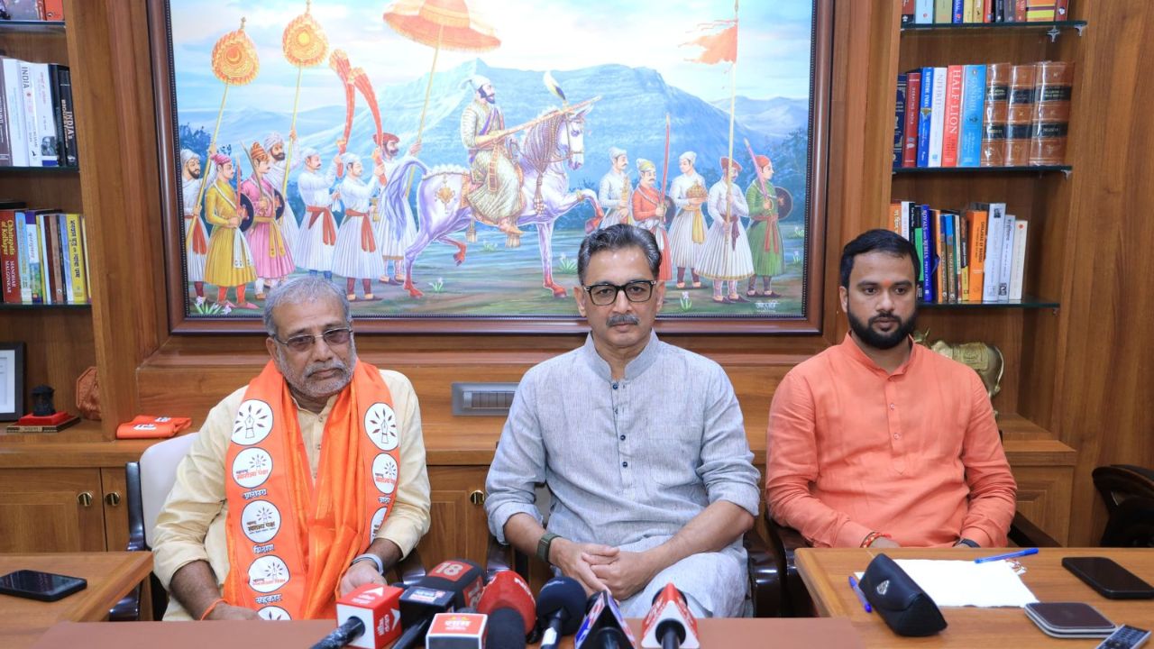 महायुतीला धक्का! हिंगोलीतील माजी खासदारांचा स्वराज्य पक्षात प्रवेश; निवडणूक लढणार? Shivaji Mane