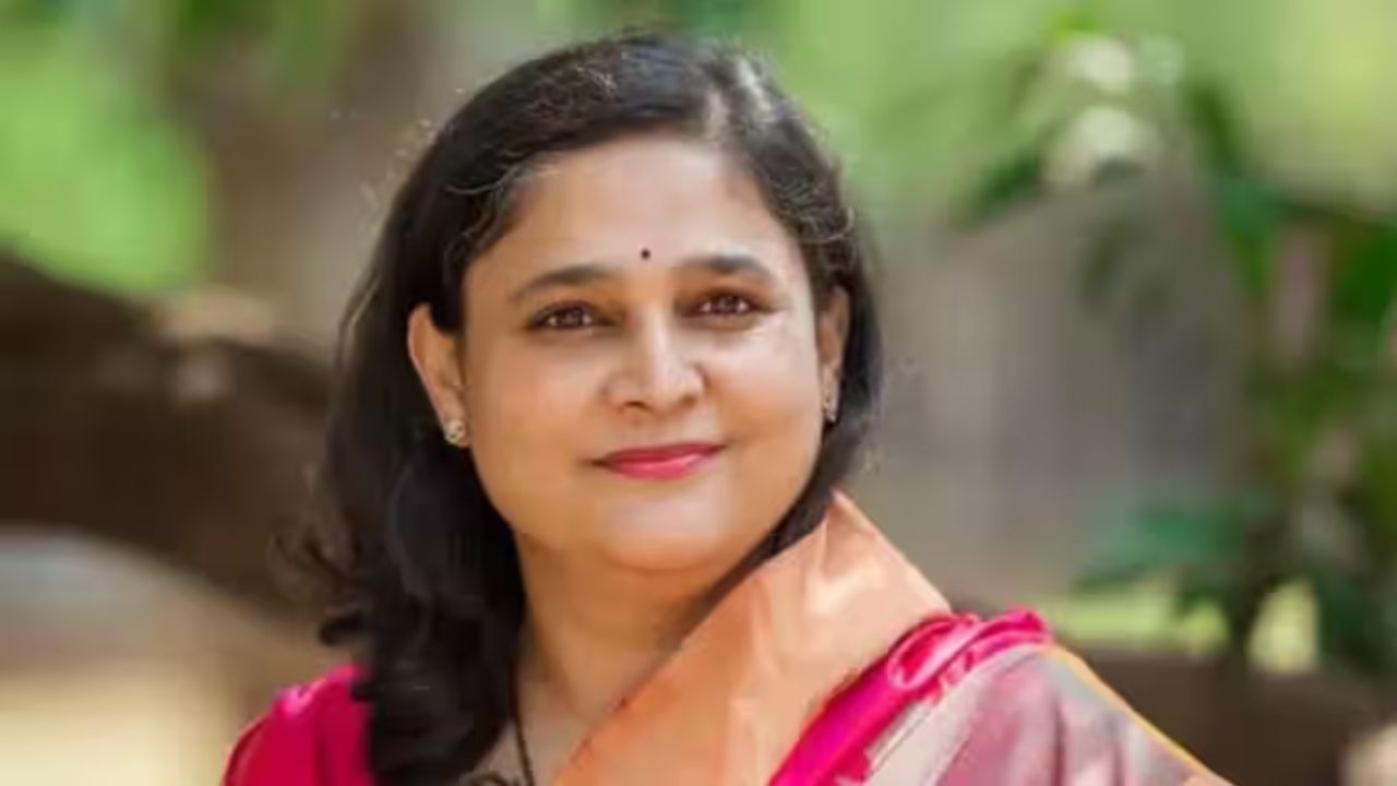 कोल्हापूरमध्ये मधुरिमाराजेंची अचानक माघार : सतेज पाटील तोंडघशी; शाहू महाराज अन् मालोजीराजेंवरही भडकले? Madhurimaraje Chhatrapati Nomination Withdrawn