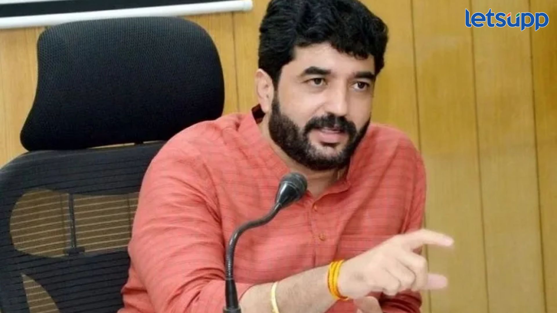विशेष विमानानं पुण्यातील पर्यटकांना आणणार; हेल्पलाईन नंबर जारी करत मोहोळांनी काय सांगितलं Murlidhar Mohol