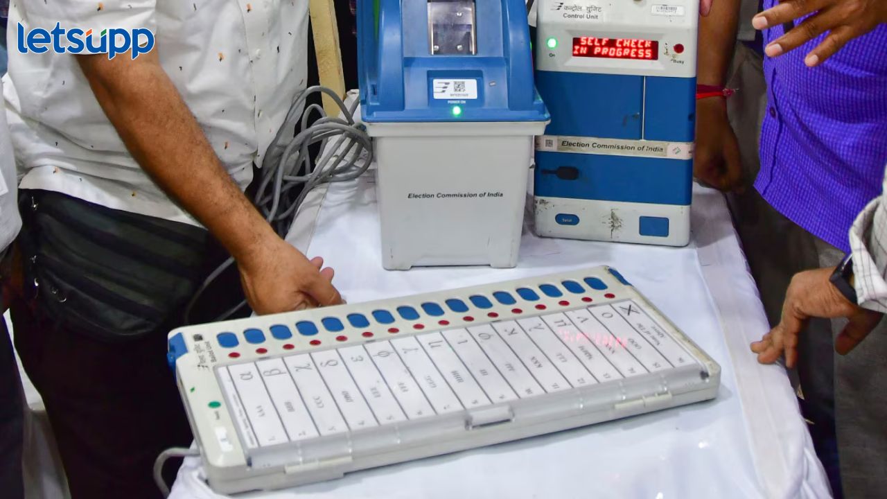 नाशिक पश्चिममध्ये मतदान यंत्र अन् व्हीव्हीपॅटमध्ये बदल; ठाकरे गटाच्या नेत्याची निवडणूक आयोगात धाव नाशिक पश्चिममध्ये मतदान यंत्र अन् व्हीव्हीपॅटमध्ये बदल; ठाकरे गटाच्या नेत्याची निवडणूक आयोगात धाव