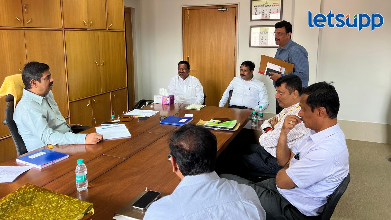 खराडी-शिवणे रस्ता पूर्ण करण्यासाठी बापूसाहेब पठारे आग्रही, पुणे मनपाच्या आयुक्तांसोबत केली चर्चा खराडी-शिवणे रस्ता पूर्ण करण्यासाठी बापूसाहेब पठारे आग्रही, पुणे मनपाच्या आयुक्तांसोबत केली चर्चा