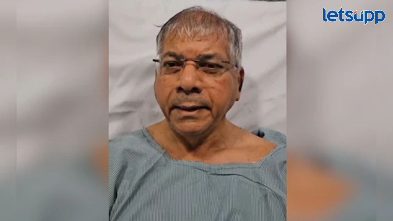 प्रकाश आंबेडकरांवर अँजिओग्राफी अन् अँजिओप्लास्टी शस्त्रक्रिया; 'ICU' मधून मतदारांना दिला 'हा' संदेश