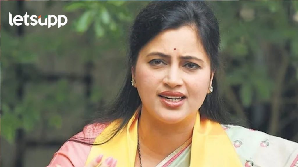 मोठी बातमी! नवनीत राणांच्या प्रचारसभेत राडा; अंगावार खुर्च्या फेकल्या, पोलिसांत तक्रार दाखल