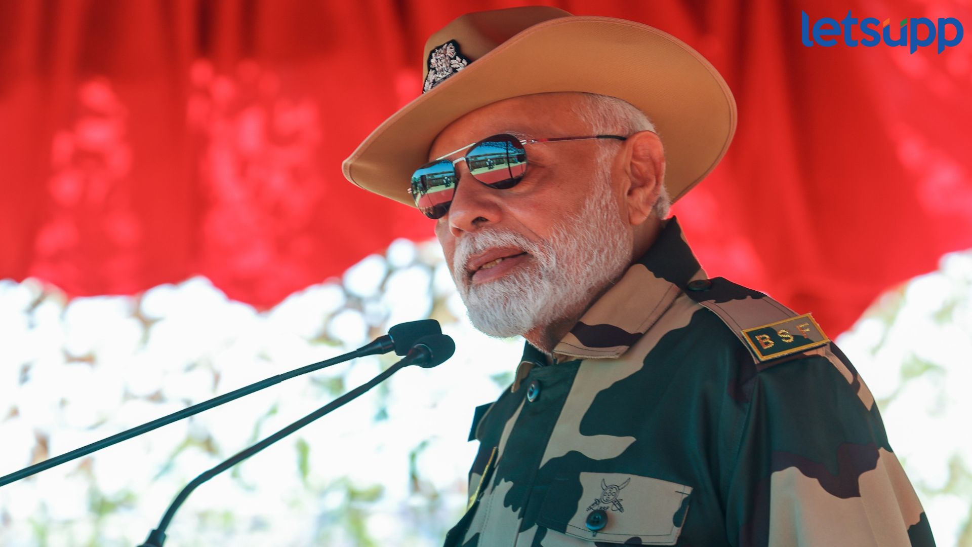 PM Modi : पंतप्रधान मोदींनी सैनिकांसोबत साजरी केली दिवाळी, पाहा फोटो