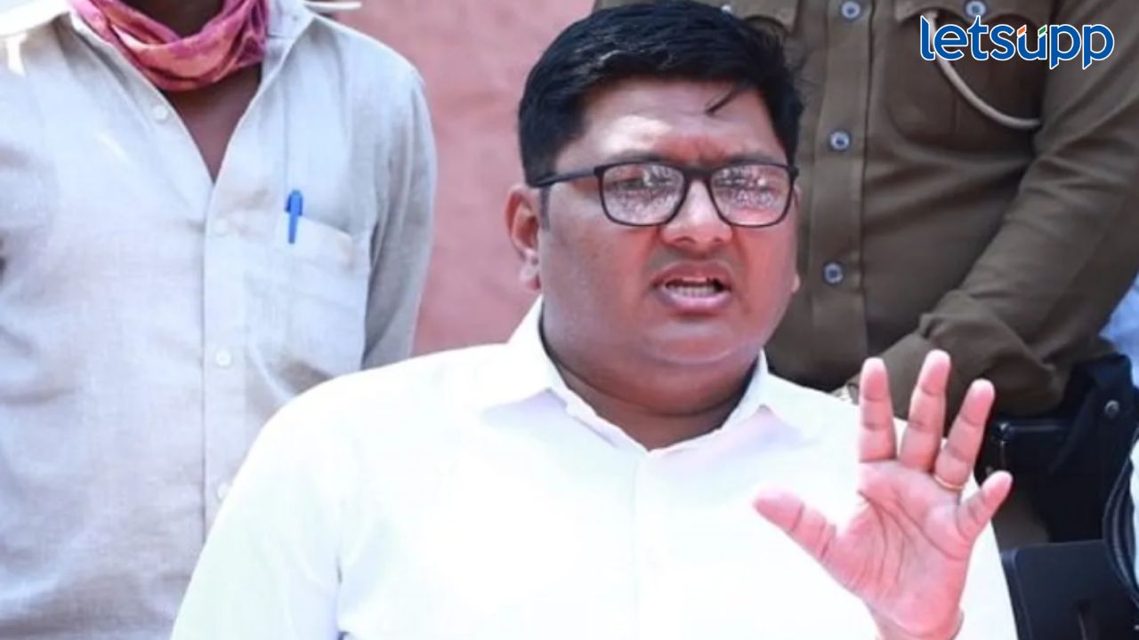मुख्यमंत्र्यांची पदावर राहायची लायकी आहे का? छत्रपती शिवरायांच्या पुतळ्याप्रकरणी तनपुरे भडकले Prajakt Tanpure
