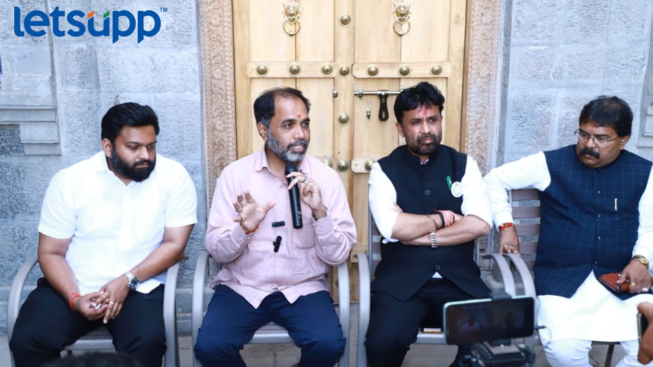अपक्ष विश्वजित गायकवाड यांची बिनशर्त माघार, उदगीरमध्ये महायुती आणि महाविकास आघाडीत थेट लढत S Nilangekar