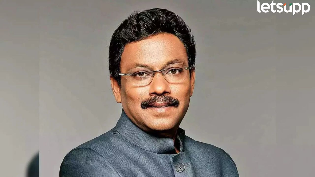 विनोद तावडेंना निवडणूक आयोगाचा दणका! राजन नाईकांवरही गुन्हा दाखल… Vinod Tawde