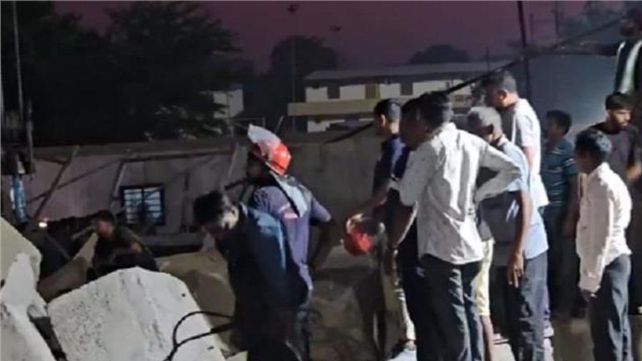 मोठी बातमी! बुलेट ट्रेन प्रकल्पाचा पूल कोसळला, तीन मजुरांचा मृत्यू; मदतकार्य सुरू Bullet Train