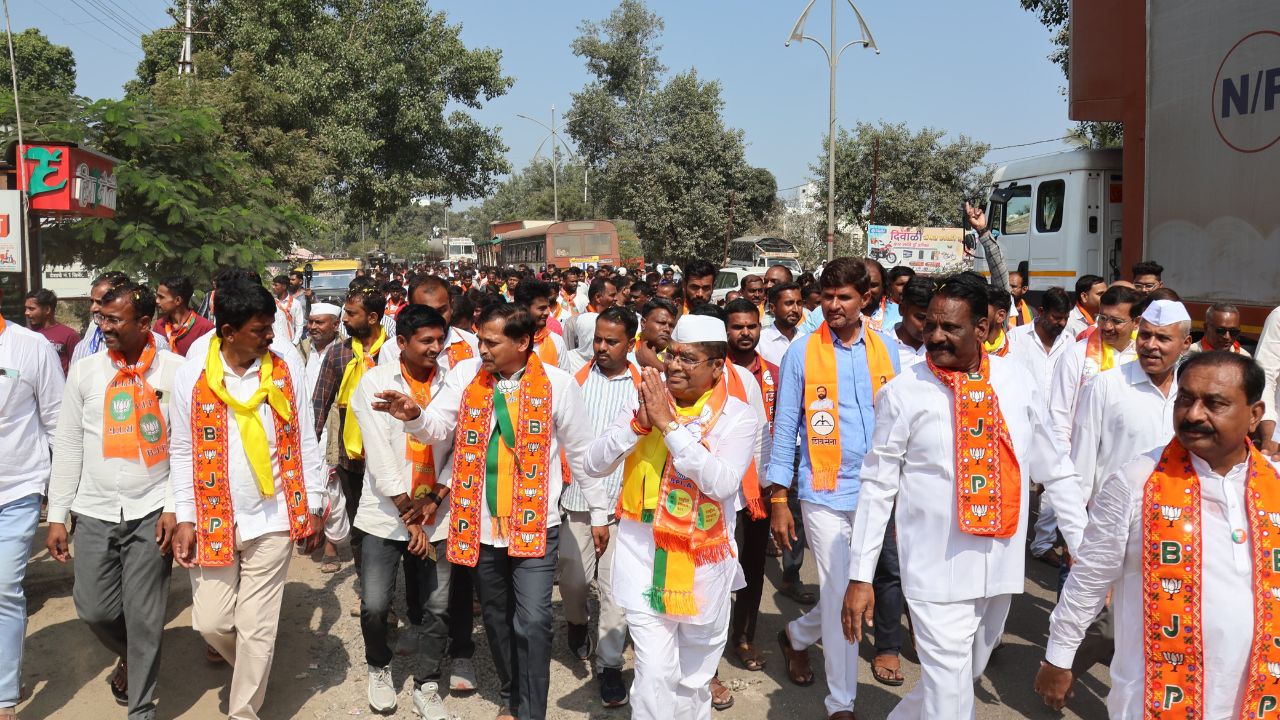 कर्डिलेंचा राहुरीत प्रचार दौरा; नागरिकांशी संवाद, दिला विकासाचा शब्द.. Shivaji Kardile In Rahuri
