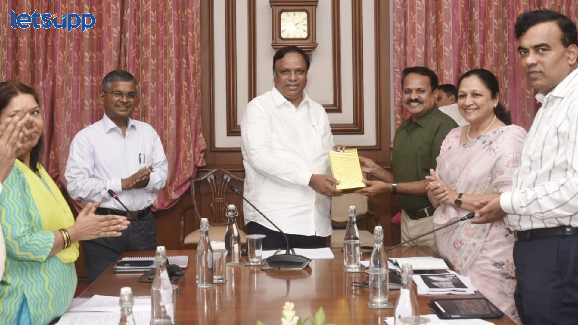 चित्रपट निर्मिती उद्योगाला मिळणार चालना, लागू होणार एक खिडकी योजना Ashish Shelar