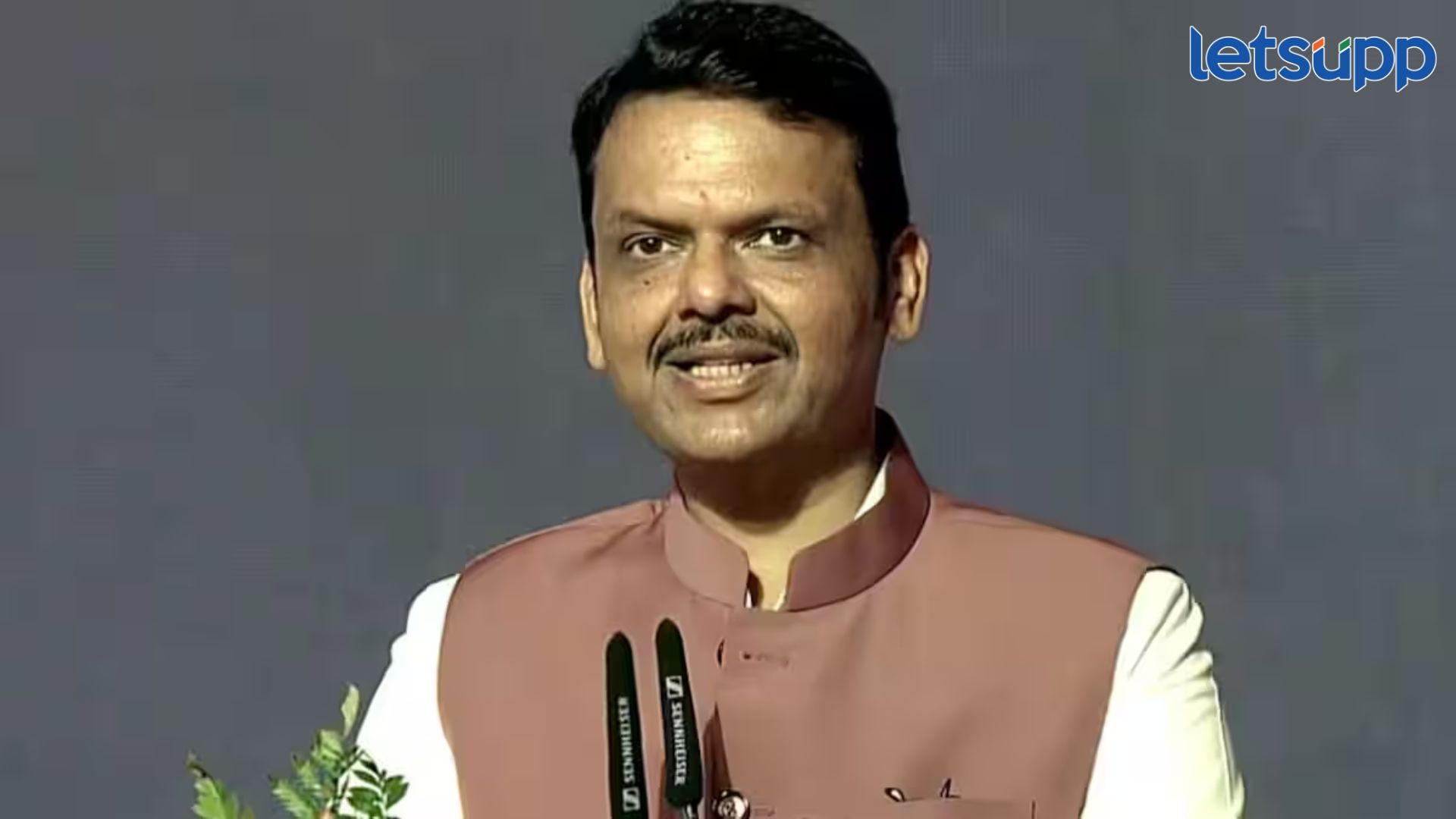 100 दिवसांच्या आराखड्यातून ठोस कामगिरी करा, CM फडणवीसांचे कर्मचाऱ्यांना आदेश Devendra Fadnavis