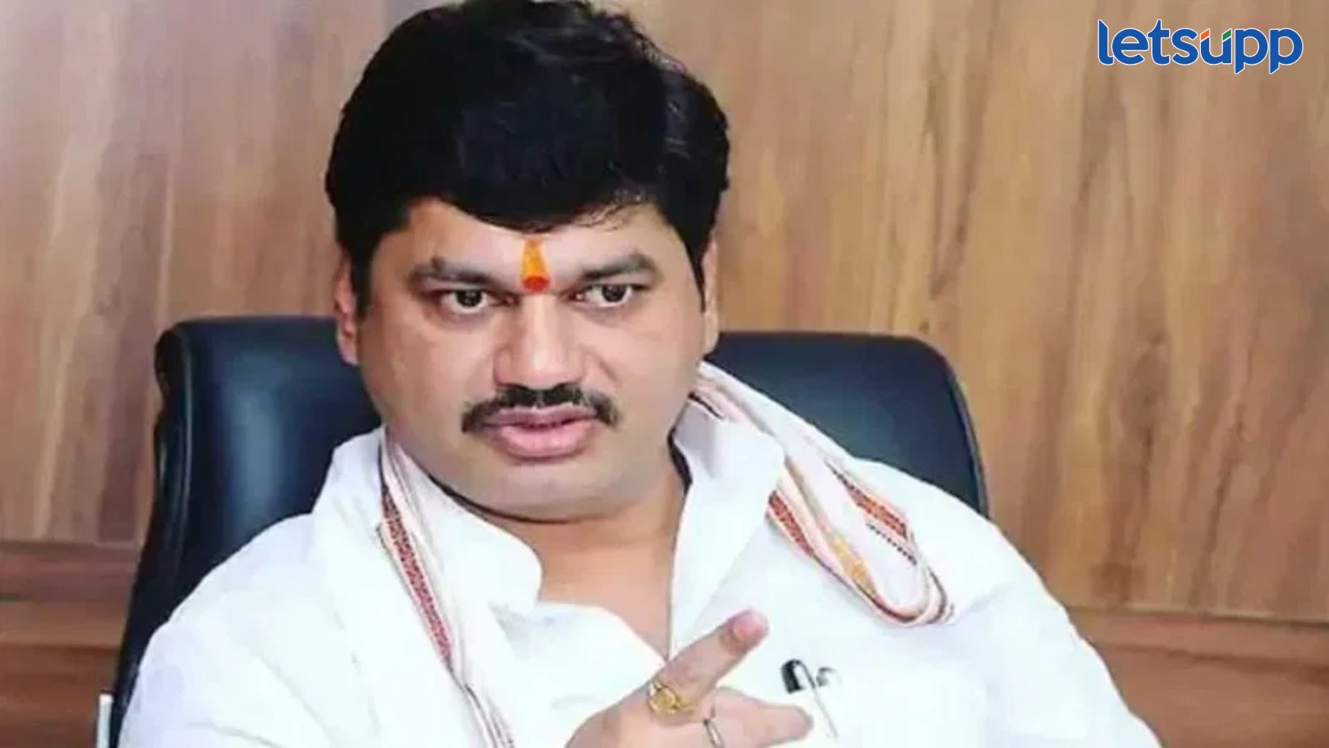 भावी पशुवैद्यकांसाठी आनंदाची बातमी! परळीत नवे पशुवैद्यक पदवी महाविद्यालय होणार; धनंजय मुंडेंची माहिती Dhananjay Munde