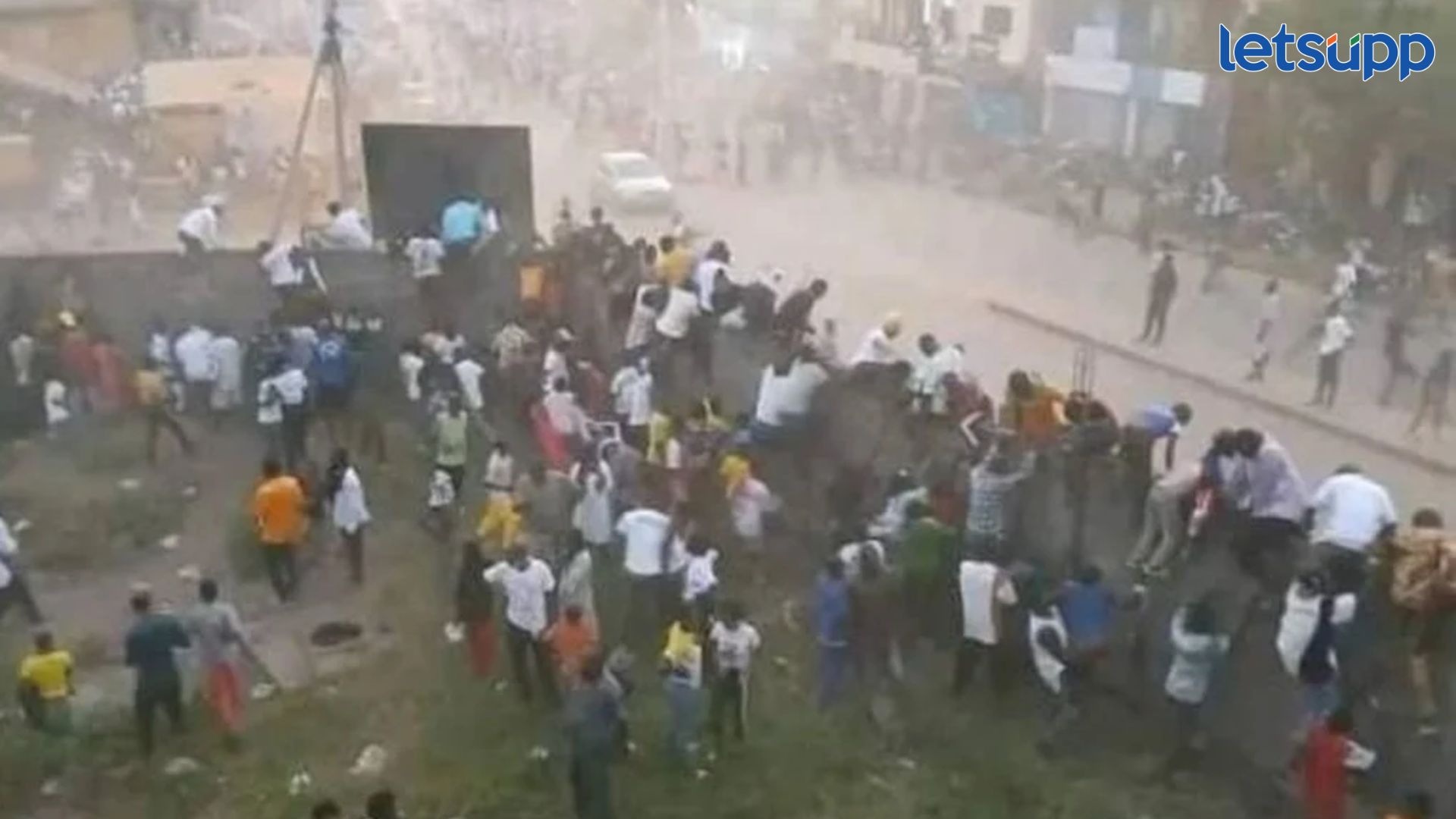 Video : मोठी बातमी! फुटबॉल सामन्यात चेंगराचेंगरी, 56 जणांचा मृत्यू Guinea Football Match