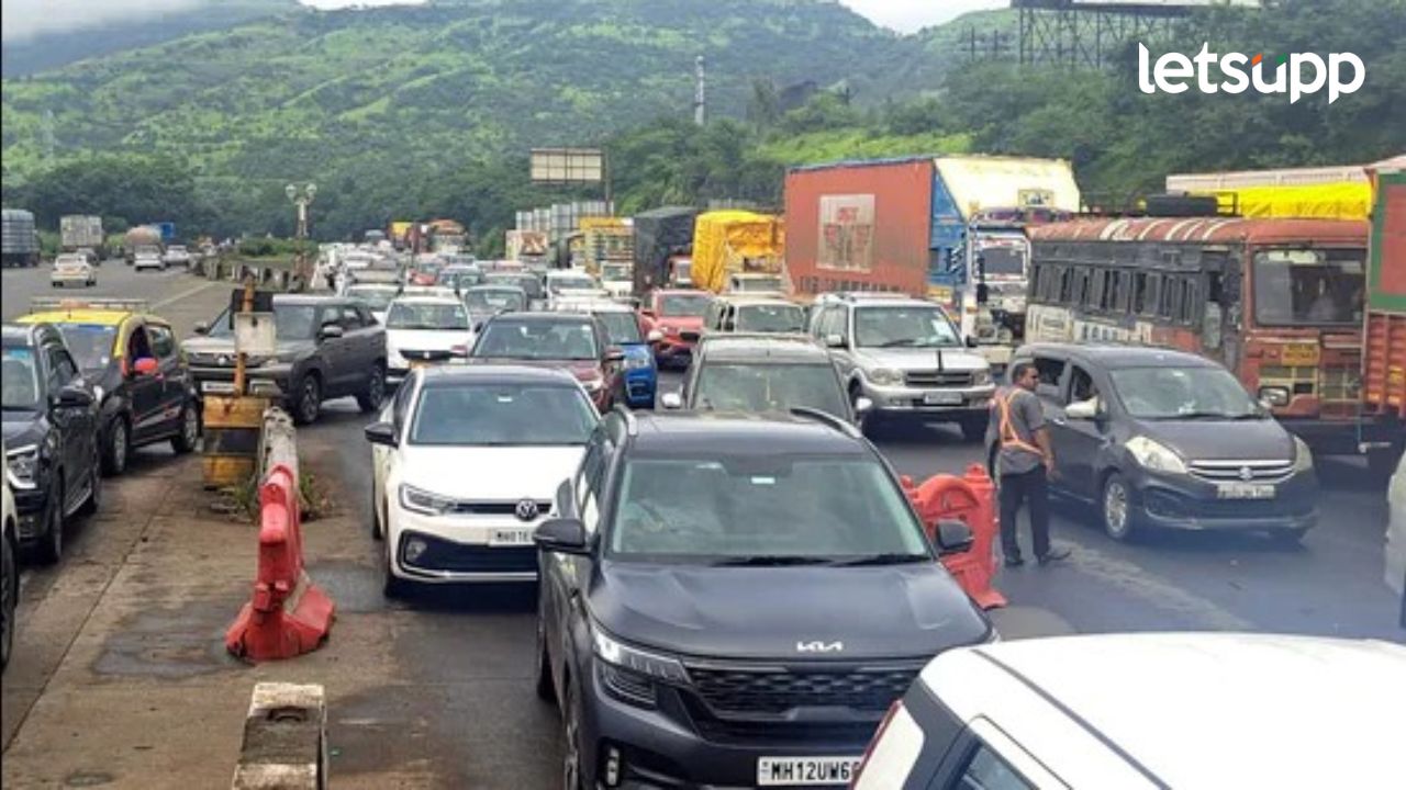 Pune Traffic : पुणे-सोलापूर मार्गावर वाहतुकीत बदल! आज कोणते रस्ते बंद, कोणते सुरू? Pune Traffic : पुणे-सोलापूर मार्गावर वाहतुकीत बदल! आज कोणते रस्ते बंद, कोणते सुरू?