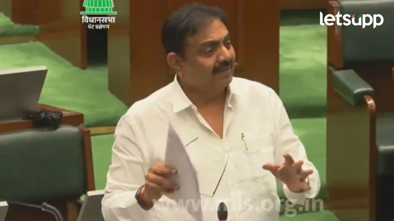 कधी कॉफी पाजली तर कधी मासे खाऊ घातले; नार्वेकरांचं अभिनंदन करताना जयंत पाटलांची टोलेबाजी कधी कॉफी पाजली तर कधी मासे खाऊ घातले; नार्वेकरांचं अभिनंदन करताना जयंत पाटलांची टोलेबाजी