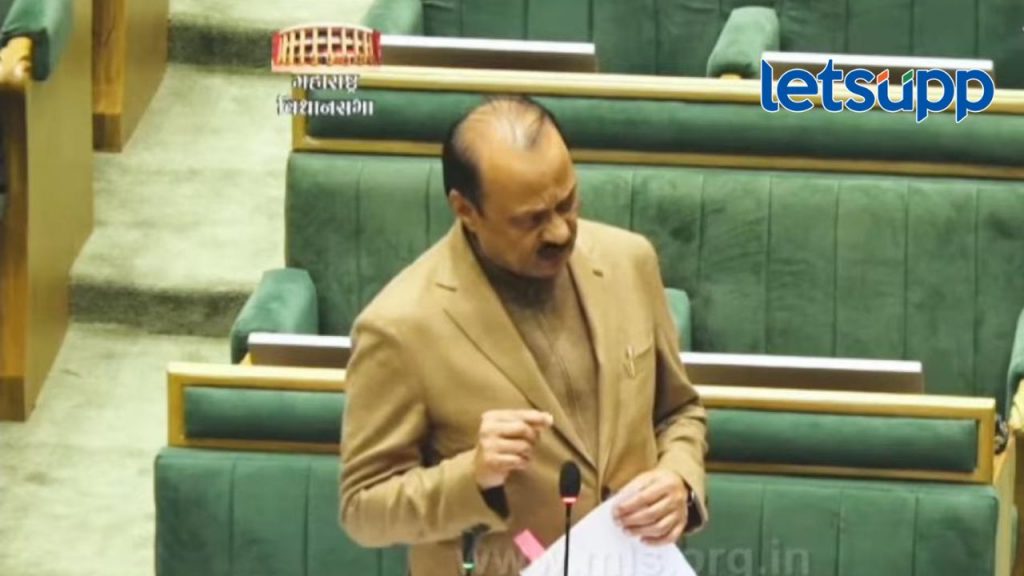 डॉ. आंबेडकरांचा फोटो लावण्यावरून विधानसभेत गदारोळ; अजित पवार का संतापले?