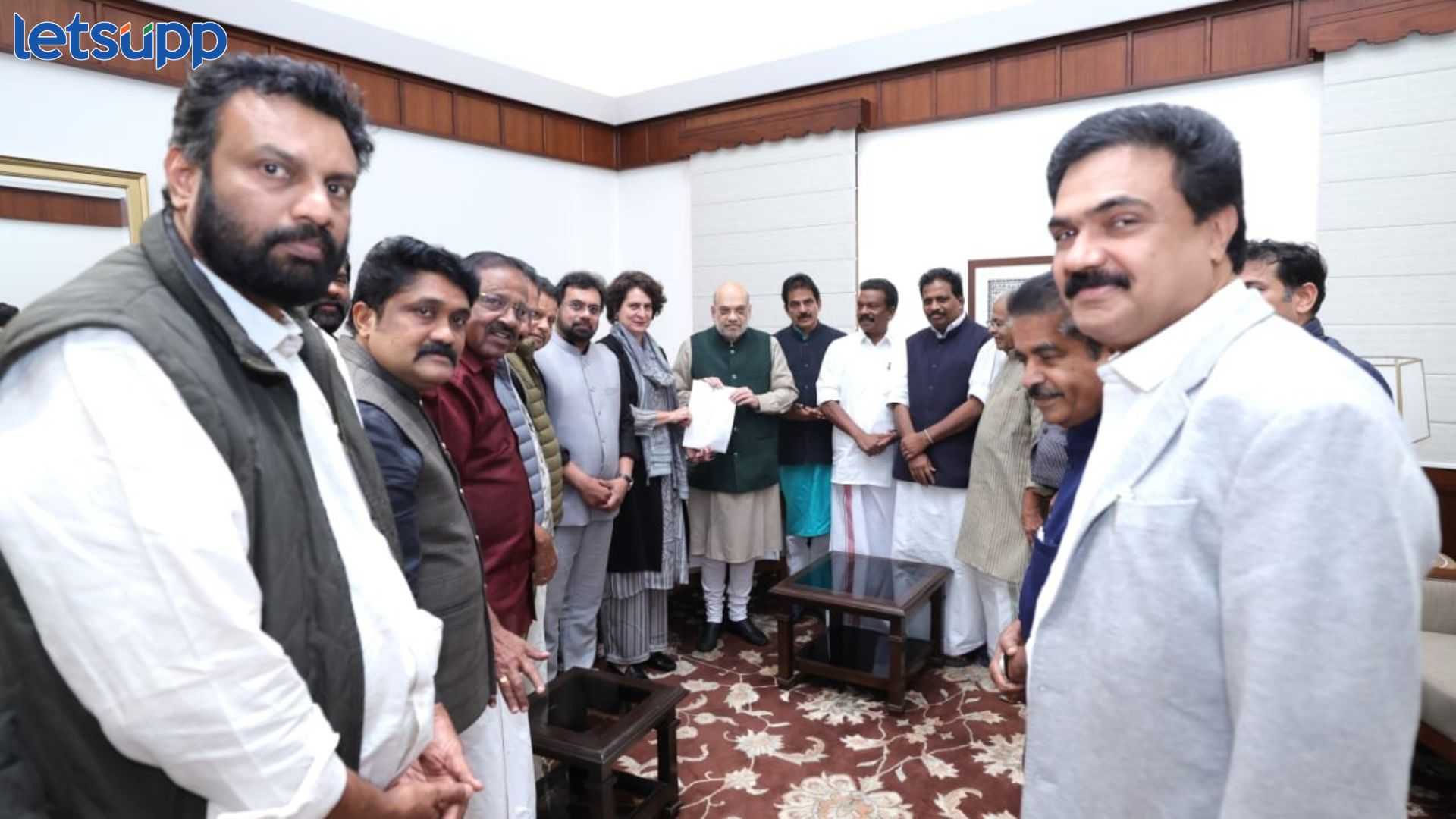 राज्यात राजकीय घडामोडींना वेग, दिल्लीत प्रियंका गांधींनी घेतली अमित शाहांची भेट, नेमकं कारण काय?