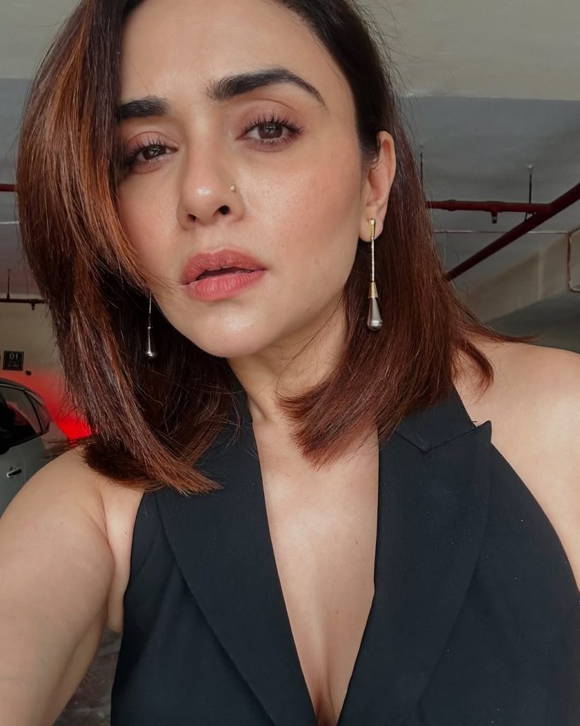 Actress Amruta Khanvilkar