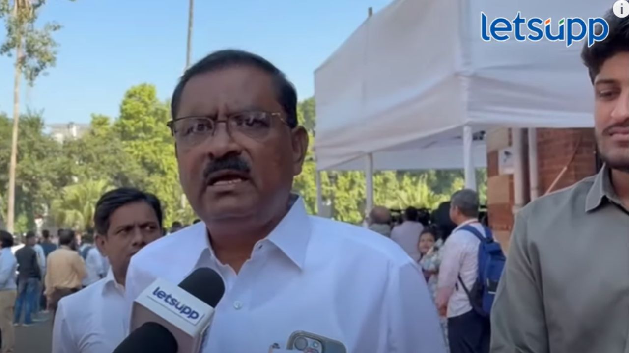 राष्ट्रवादीतली ‘मुन्नी’ ही महिला नसून पुरुष; सुरेश धसांचा रोख कुणाकडे? Suresh Dhas