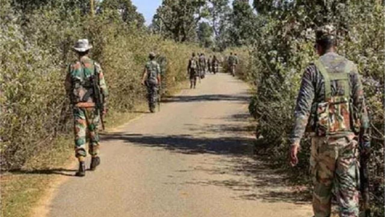 मोठी बातमी! तेलंगाणातील चकमकीत सात नक्षलवाद्यांना कंठस्नान; सुरक्षा दलाचं यश Telangana News