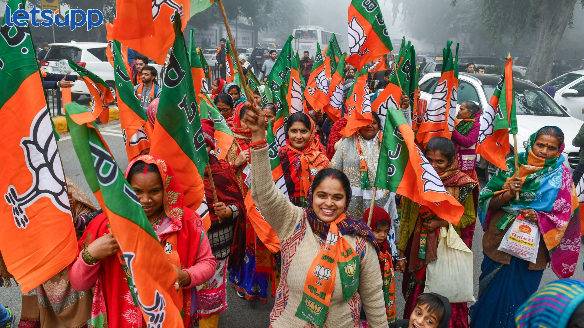 Delhi Election 2025 : महिलांना मिळणार दरमहा 2500 रुपये अन् मोफत वीज-पाणी, भाजपकडून मोठी घोषणा Delhi Election 2025