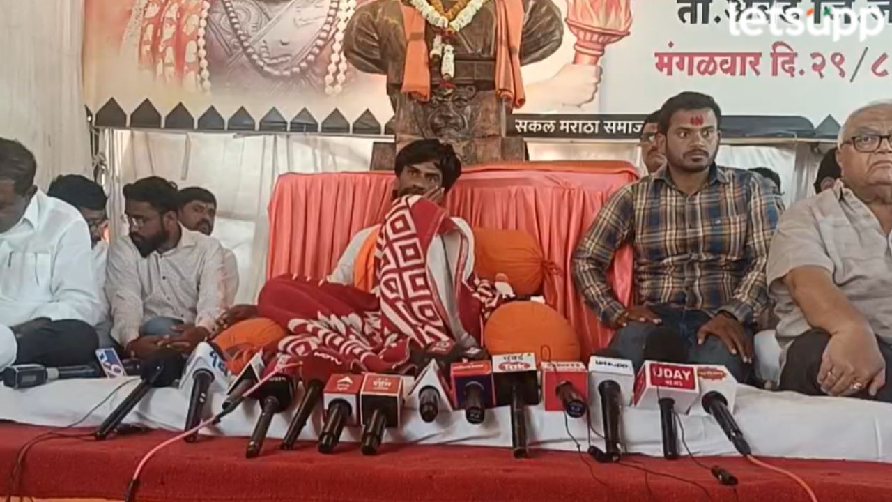 बेईमानी…शिंदे समिती बरखास्त, नुसते खलबतं सुरू; जरांगे पाटलांचा मोठा गौप्यस्फोट Manoj Jarange (5)