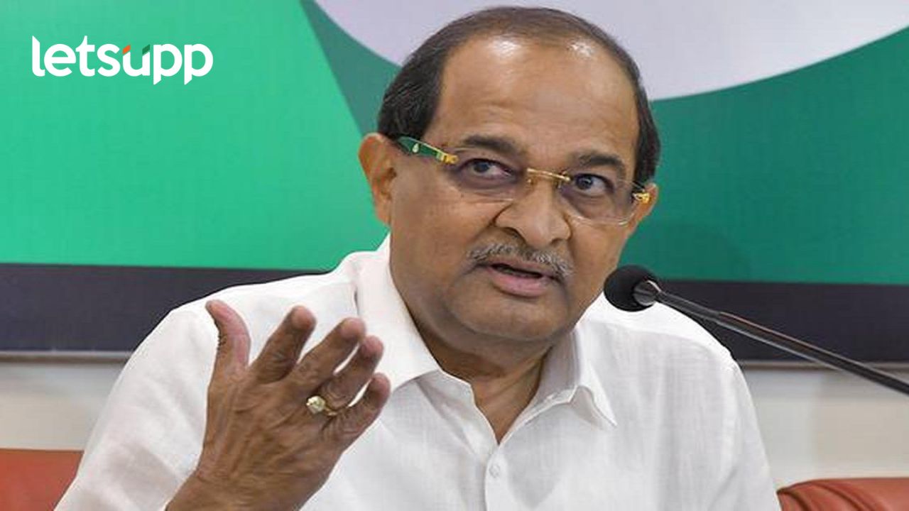 गोदावरी कालव्यातून तीन आवर्तने सोडण्यात येतील; जलसंपदा मंत्री राधाकृष्ण विखे पाटील यांची माहिती गोदावरी कालव्यातून तीन आवर्तने सोडण्यात येतील; जलसंपदा मंत्री राधाकृष्ण विखे पाटील यांची माहिती