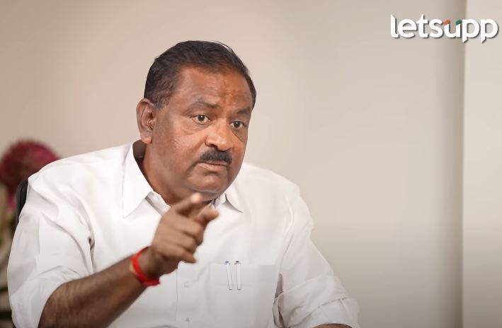 मी मुन्नाभाई MBBS, माझा मुन्नीशी कॉन्टॅक्ट नाही, सुरेश धसांनी स्पष्टच सागितलं Suresh Dhas