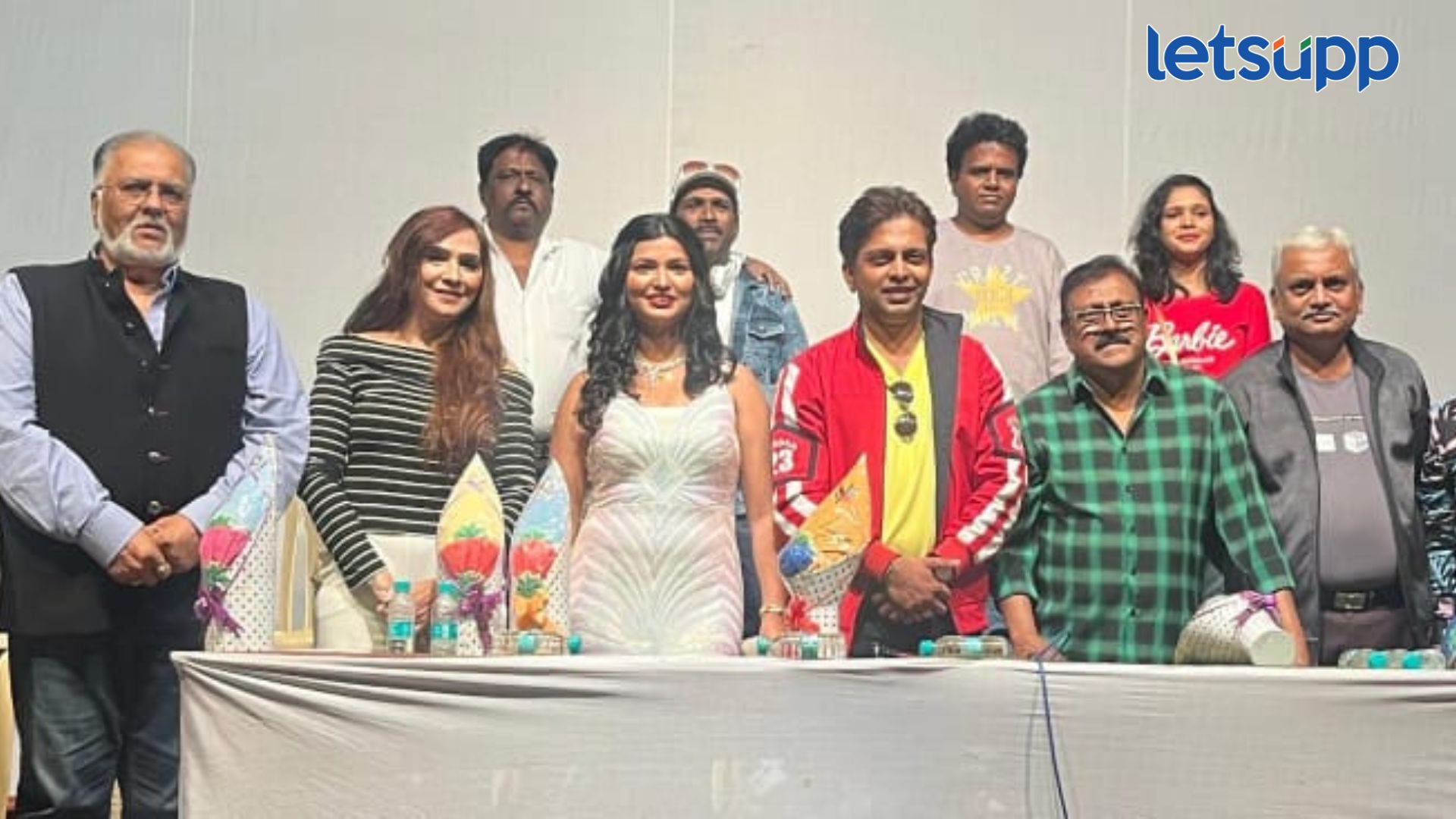 Take It Easy Urvashi : टेक इट इझी उर्वशी चित्रपटाचा श्री शिवाजी मंदिर नाट्यगृहात होणार प्रीमियर Take It Easy Urvashi