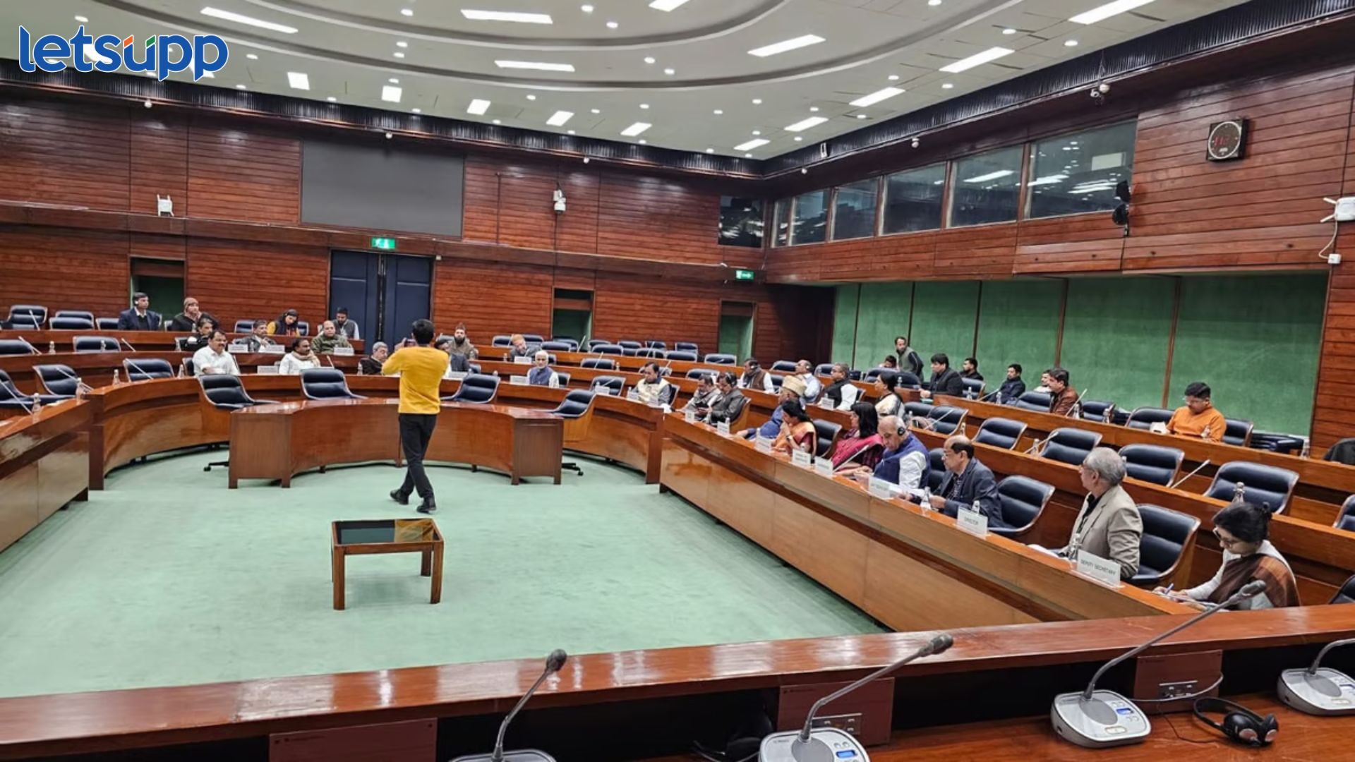 मोठी बातमी! वक्फ दुरुस्ती विधेयकाला मान्यता, जेपीसीने केले 14 बदल Waqf Amendment Bill