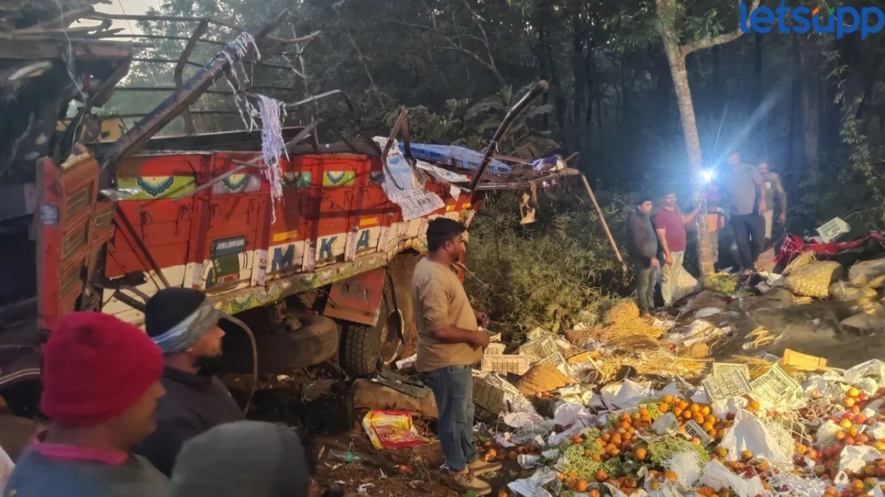 यल्लापुरा महामार्गावर भीषण अपघात! भरधाव ट्रक दरीत कोसळला; 10 ठार, 15 जखमी Accident (2)
