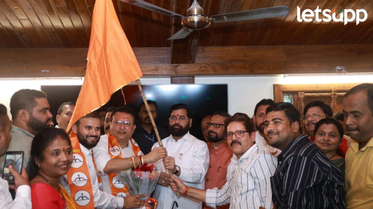 महापालिका, झेडपीसाठी शिंदेंनी रसद जमविली ! ‘या’ सात ठिकाणच्या पदाधिकाऱ्यांनी ठाकरेंची साथ सोडली Eknath Shinde Shivsena