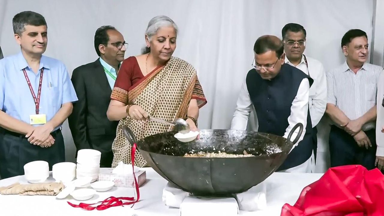 हलवा सेरेमनीतील हलव्याची खास रेसिपी, कोण तयार करतं? कुणाला मिळतो? जाणून घ्या उत्तरं.. Halwa Ceremony