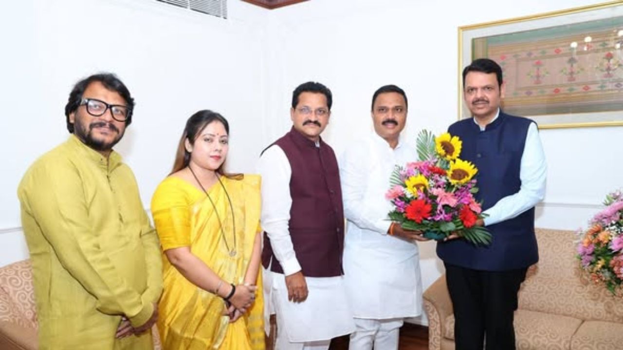 पुण्यात ठाकरे गटाला खिंडार, मनपा निवडणुकीच्या तोंडावर शिलेदारांचा जय महाराष्ट्र! Pune News