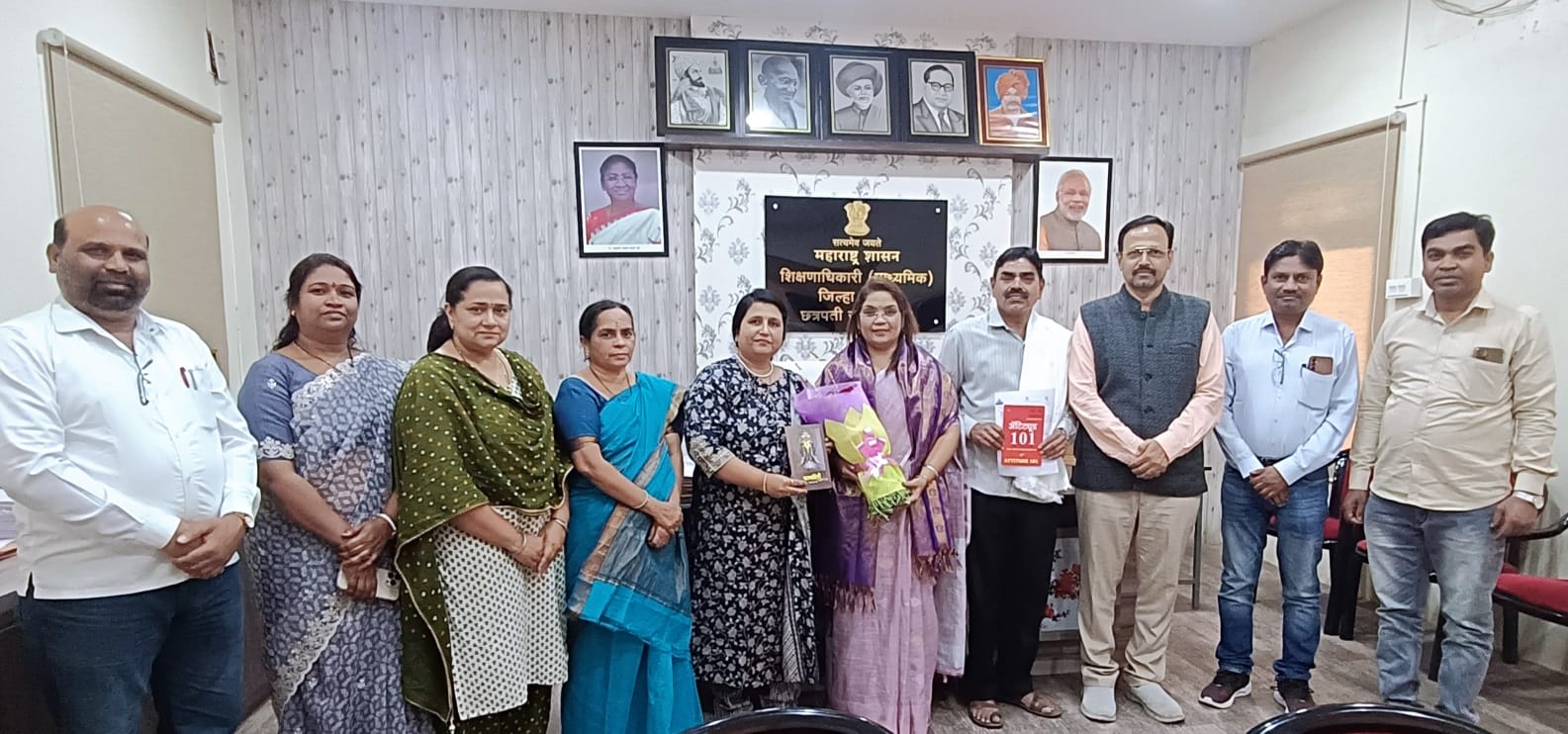 शिक्षक साहित्य संमेलनाध्यक्षपदी कवयित्री आशा डांगे; सात सदस्यांच्या समितीची निवड Teacher