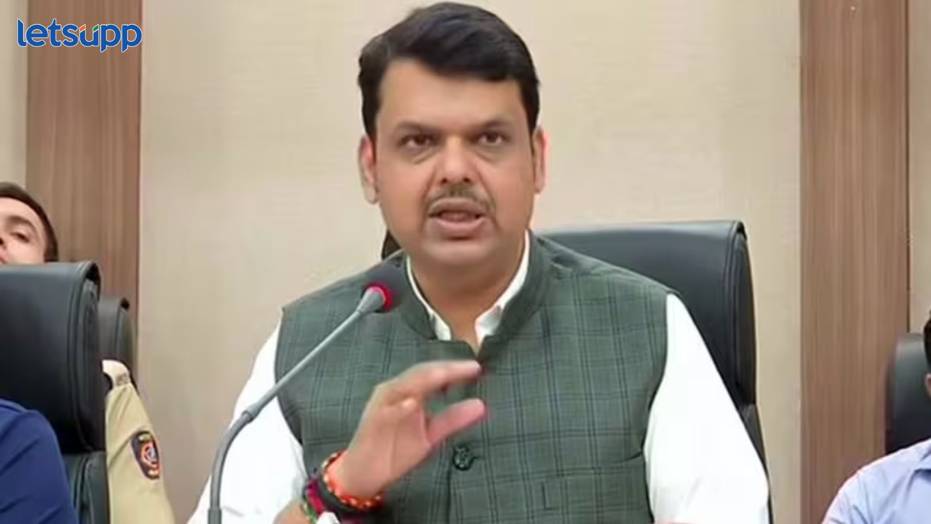 छत्रपती संभाजी महाराजांसंदर्भात विकीपीडियावरील वादग्रस्त मजकूर हटवा : मुख्यमंत्र्यांचे आदेश Devendra Fadnavis