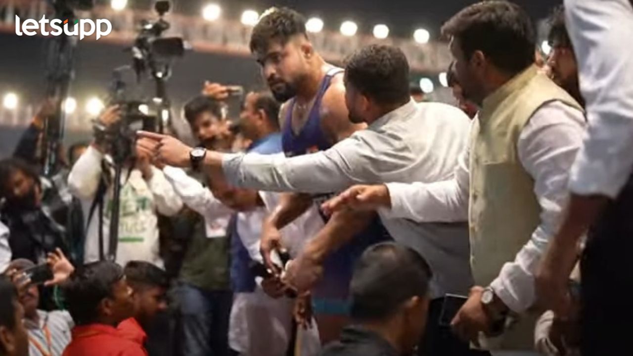 महाराष्ट्र केसरी स्पर्धेत गोंधळ; शिवराज राक्षेचा गोंधळ, पंचाला लाथ मारली.. Mahaashtra Kesir
