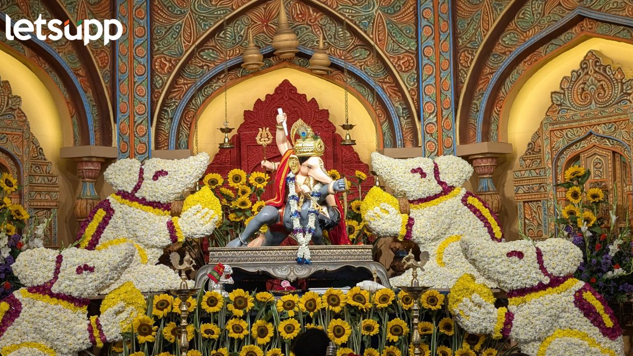 श्रीमंत भाऊसाहेब रंगारी गणपती मंदिरात श्री गणेश जन्मसोहळा उत्साहात साजरा; विविध धार्मिक कार्यक्रमांचे आयोजन Shrimant Bhausaheb Rangari Ganapati Temple celebrates Shri Ganesha Janmasohla