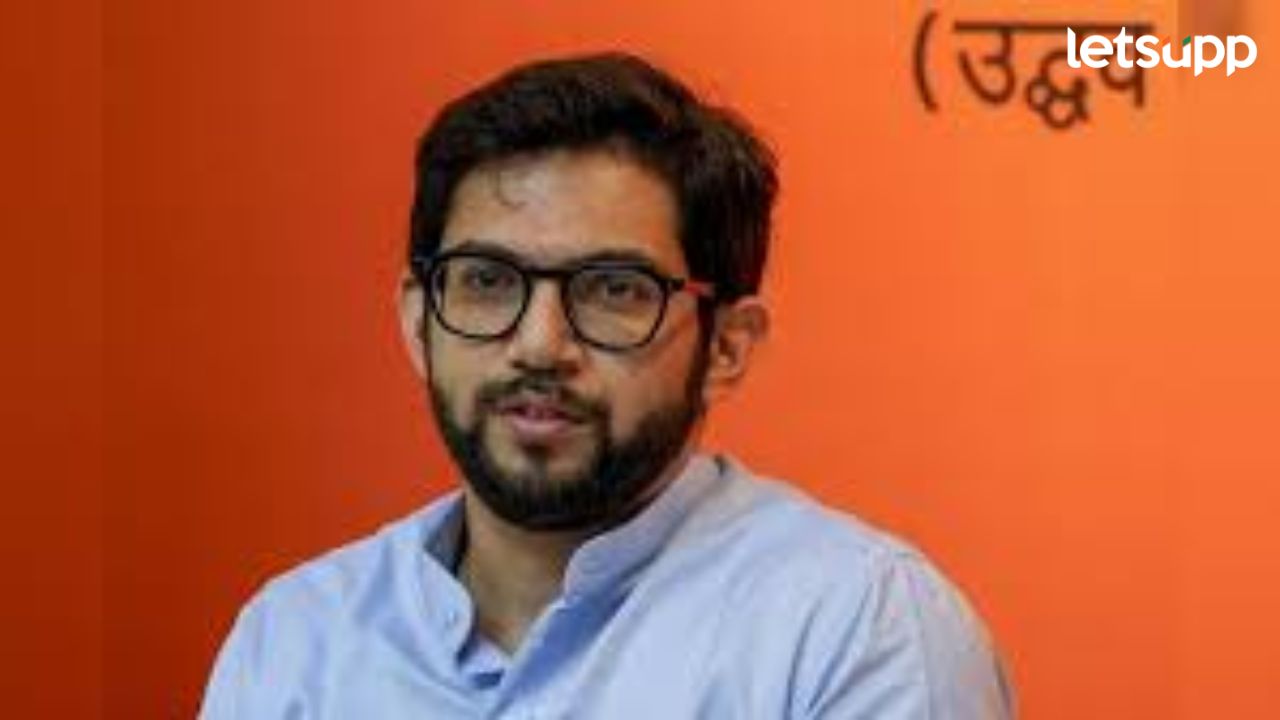 तुम्ही हिंदी घ्या, आम्ही मराठीची बाजू घेतो; ठाकरेंनी पडद्यामागचं राजकारण सांगितलं Aaditya Thackeray