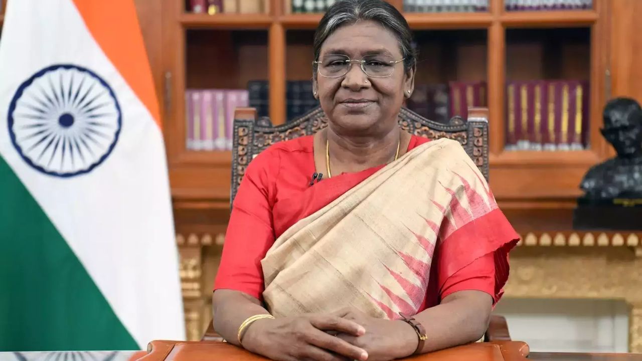 ‘वक्फ’ संशोधन विधेयकावर राष्ट्रपतींचंही शिक्कामोर्तब; देशात नवा कायदा अस्तित्वात Droupadi Murmu