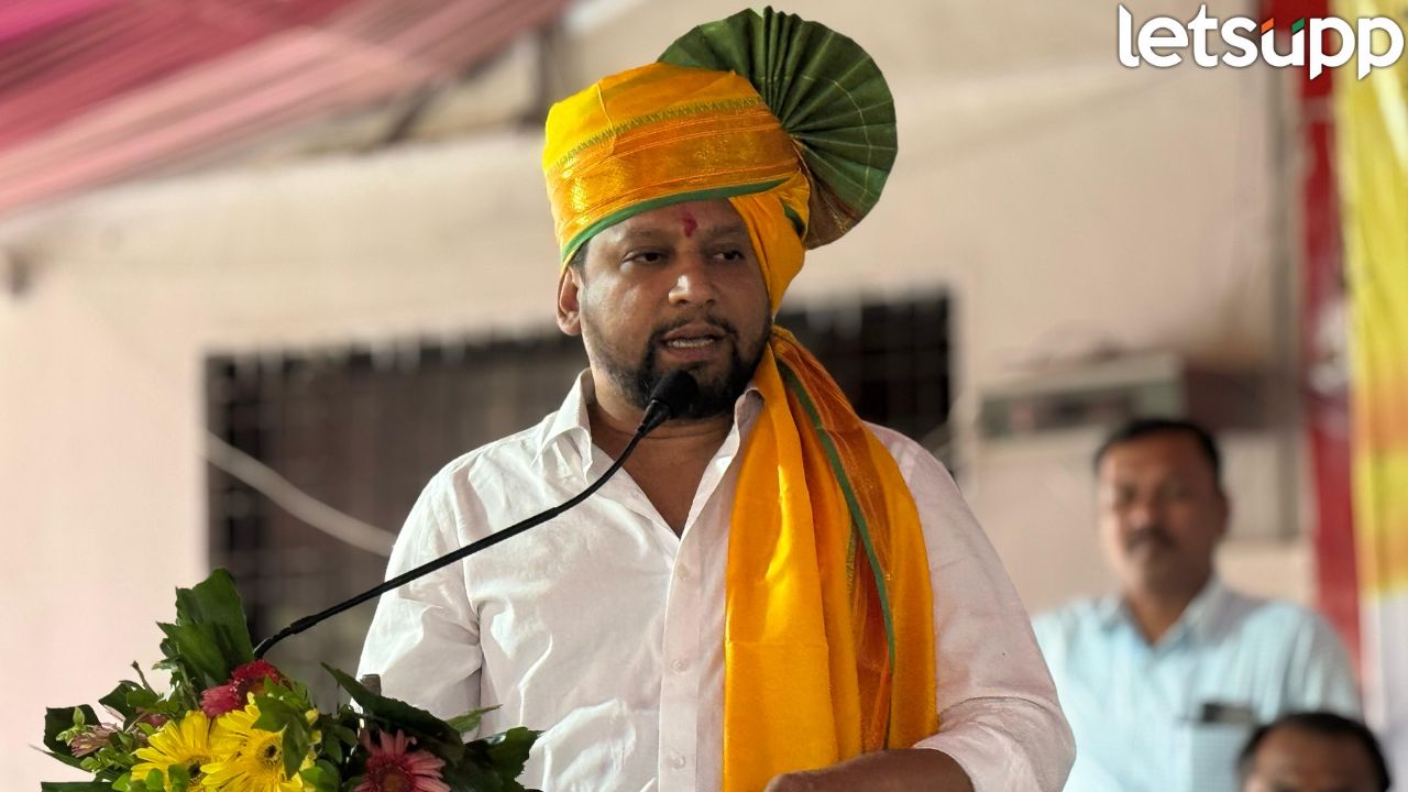 Sujay Vikhe : सत्ता बदलल्यानंतर काही नेते पक्ष बदलतात…पुढाऱ्यांवर विश्वास ठेऊ नका; विखेंचा खोचक टोला Sujay Vikhe
