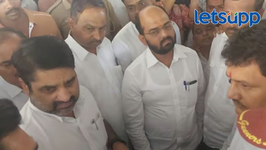 राजकारणातील कट्टर विरोधक एकाच फ्रेममध्ये; सतेज पाटील अन् महाडिकांमध्ये 'या' विषयात एकमत