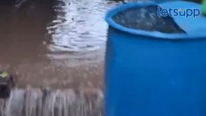 घरात पाणी शिरलं