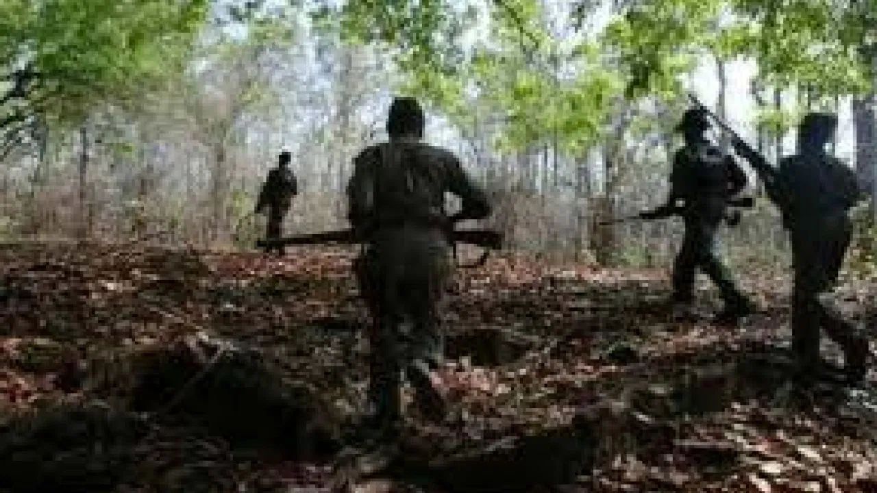 मोठी बातमी! छत्तीसगडमधील बस्तर जिल्हा नक्षलवाद मुक्त; केंद्र सरकारने LWF यादीतून नाव हटवलं Chhattigarh News