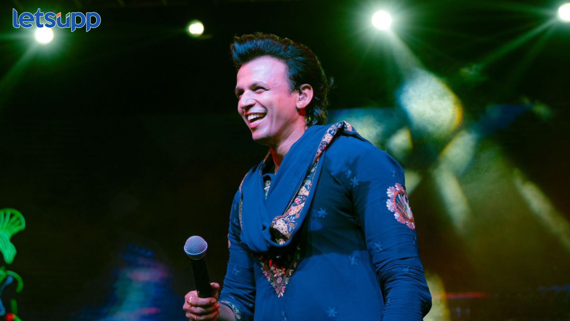 सुपरहिट गाण्याच सुपरहिट फ्युजन घेऊन अभिजीत सावंत प्रेक्षकांच्या भेटीला !