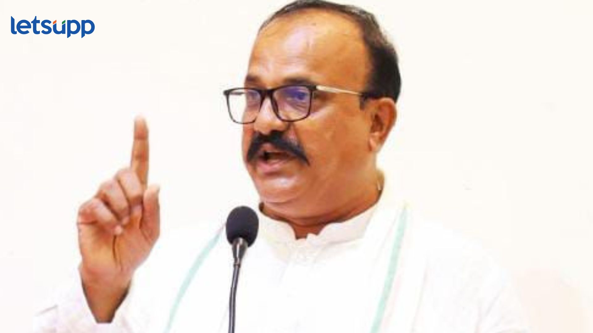 मतचोरीविरोधात काँग्रेस पक्ष आक्रमक; दादरमध्ये रास्तारोको आंदोलन ..