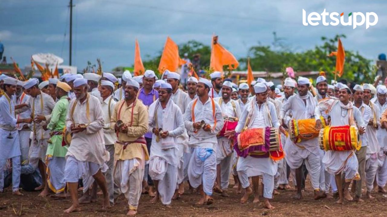 मोठी बातमी! वारकऱ्यांना टोलमाफी देण्याचा निर्णय, राज्य सरकारची घोषणा मोठी बातमी! वारकऱ्यांना टोलमाफी देण्याचा निर्णय, राज्य सरकारकडून सुचना जारी