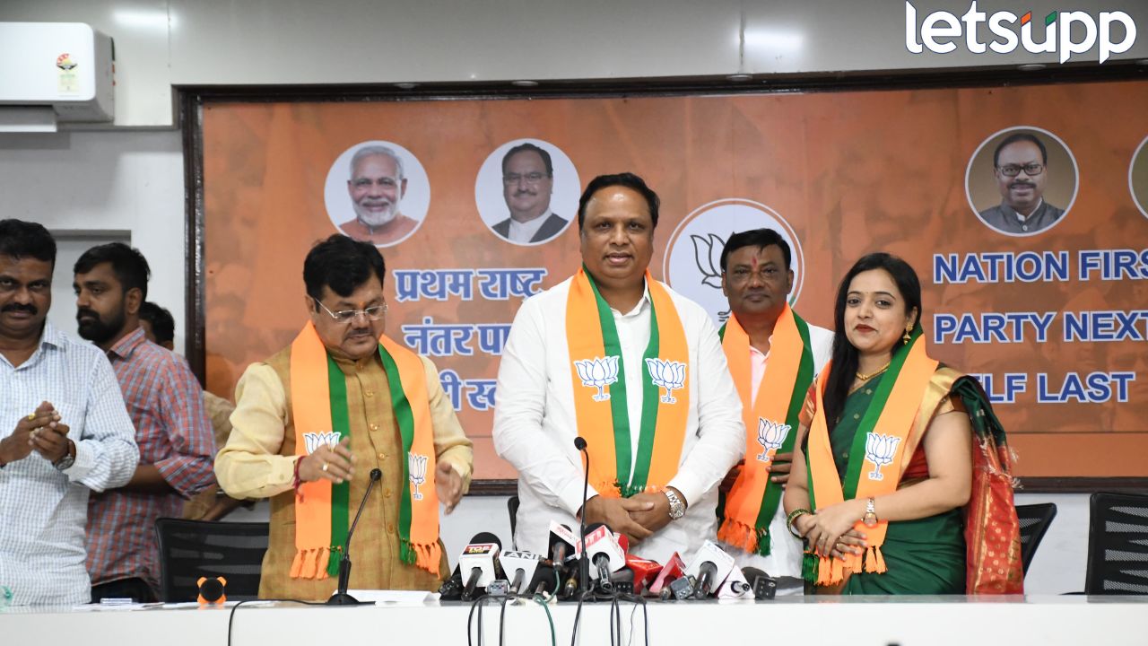 वर्धापन दिनानंतर ठाकरेंना मुंबईत पहिला मोठा धक्का! दोन माजी नगरसेवकांचा भाजपात प्रवेश Politics (31)